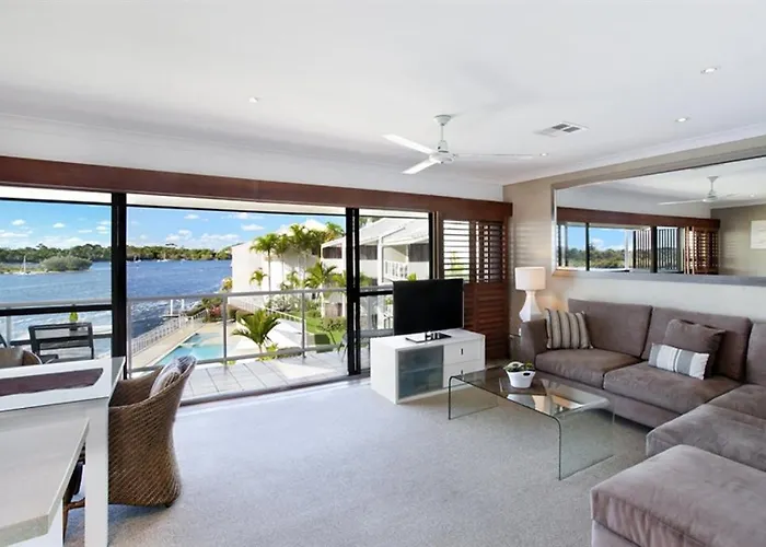 Noosa Shores Resort